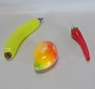 2 st. glasskulpturer "Banan samt Chili" Gunnel Sahlin, Kosta Boda