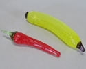 2 st. glasskulpturer "Banan samt Chili" Gunnel Sahlin, Kosta Boda