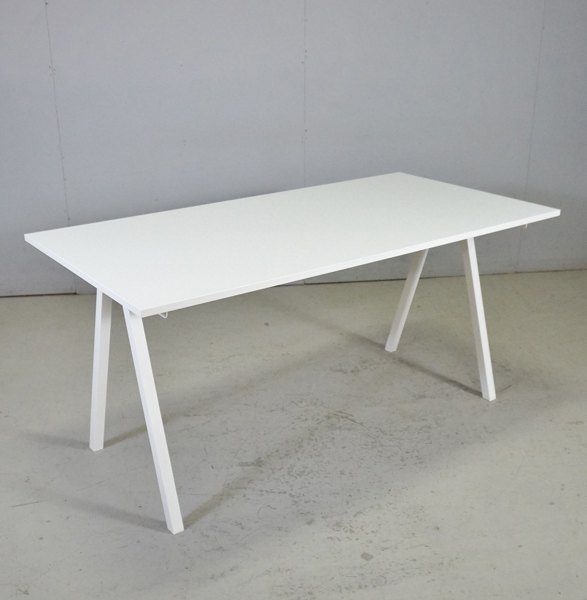 Skrivbord "Trotten" IKEA, modern