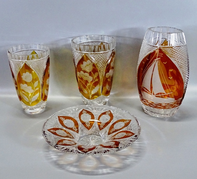 3 vaser samt fat, 1900-talets andra hälft