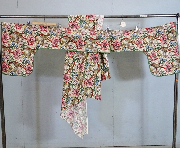 Gardinkappa "Golden Lilly" William Morris