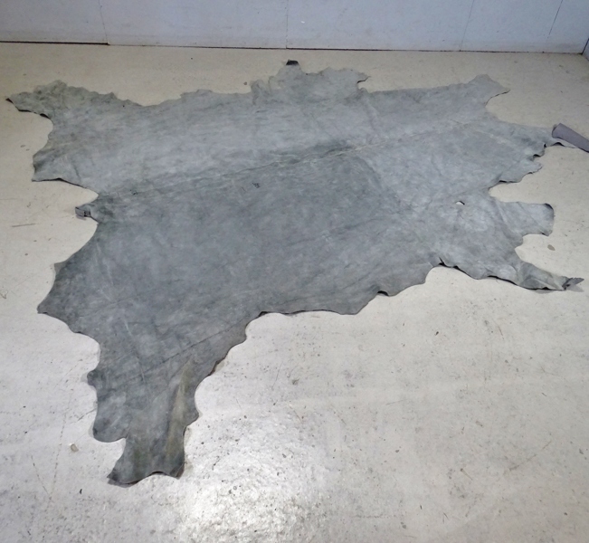 Ett stycke möbelskinn, Elmo