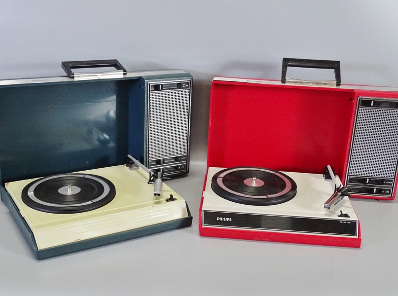 2 st. resegrammofoner, Philips, 1900-talets andra hälft