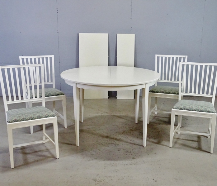 Matbord, 4 stolar samt 2 iläggsskivor, 19/2000-tal