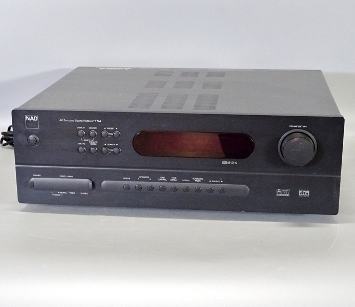AV Surrround sound receiver, NAD, T 744