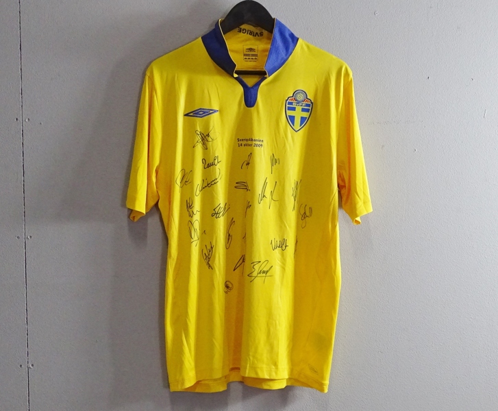 Matchtröja "Bengtsson" Sverige, med autografer 