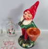 Parti julsaker, "Tomte, brännvinskaraffer samt snaps- och glögglas 13 delar 1900-talet mitt
