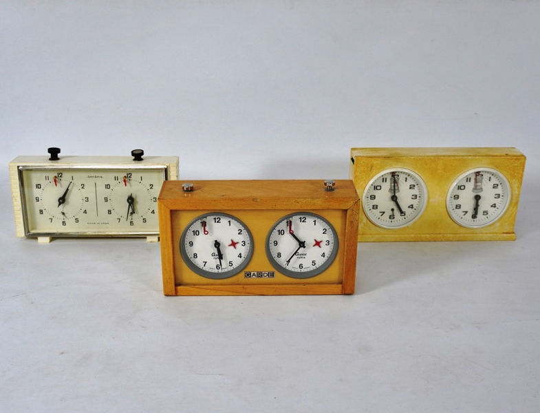 3 st. Schackklockor, bl. a. Gardé