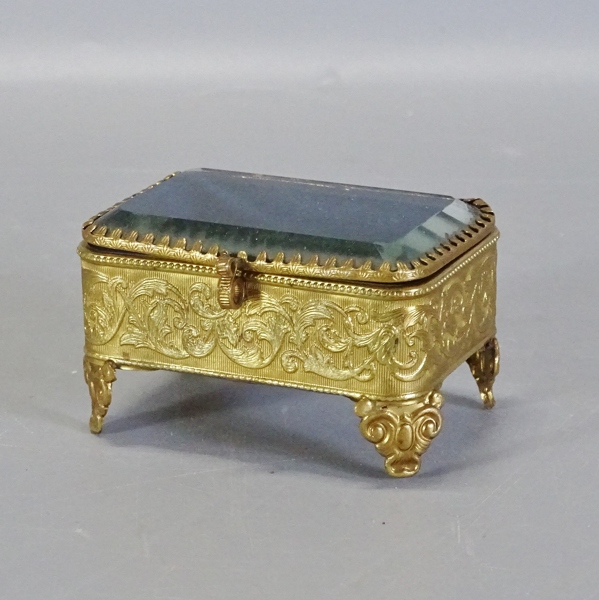 Äldre smyckeask, 1900-tal