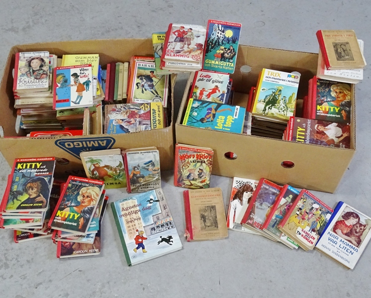 Stort parti barn- och ungdomsböcker, B. Wahlströms förlag m. fl.
