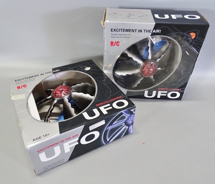2 st. radiostyrda UFO, R/C, PH-13B