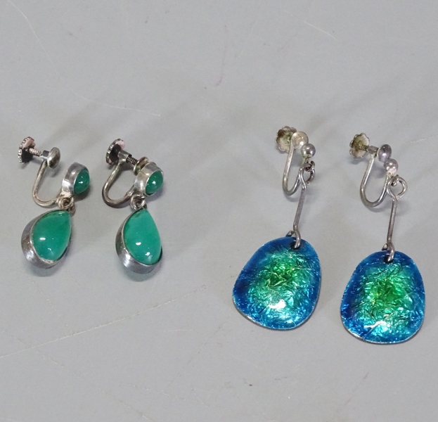 2 par örhängen, 1900-talets mitt