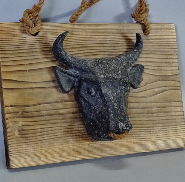 Väggskulptur "Tjur"