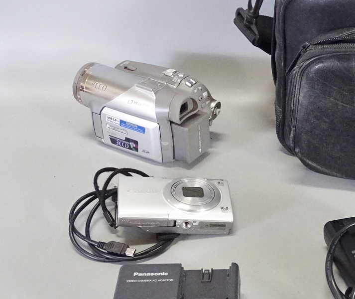 Videokamera samt kamera, Panasonic och Canon,  NV-GS75 samt A4000 IS HD