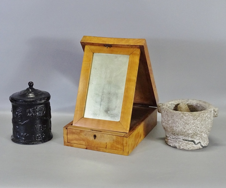3 delar kuriosa, mortel, rakspegel samt tobaksburk, 1800-tal