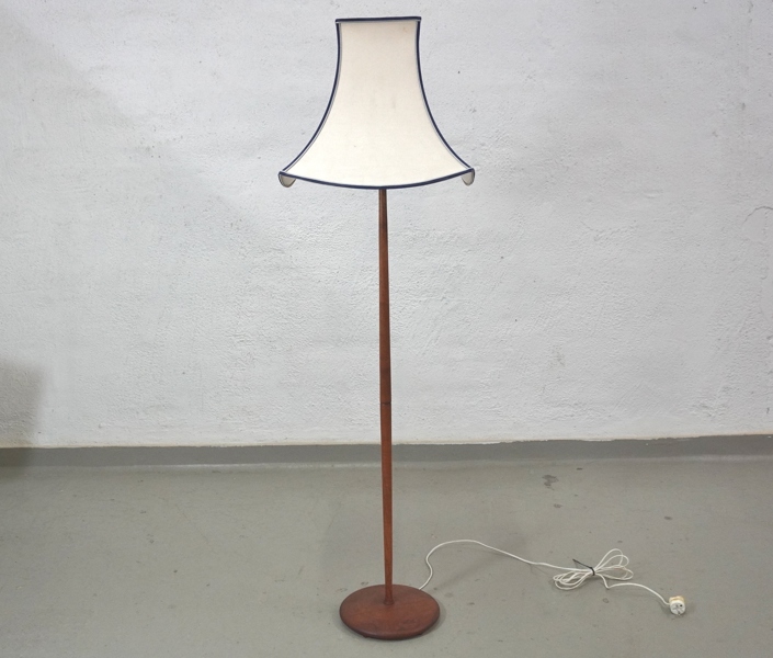 Golvlampa, AB MA, teak, 1900-tal