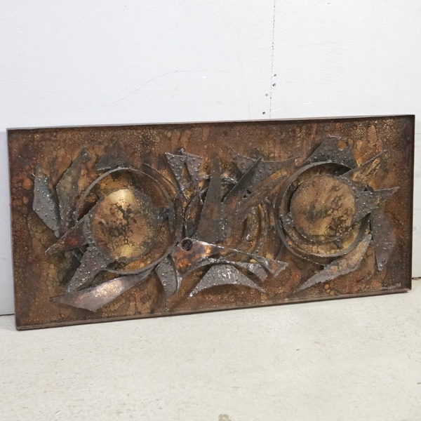 Väggrelief, metall, Knud Rasmussen