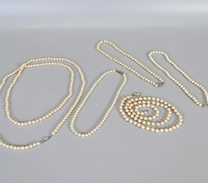 5 st pärlhalsband
