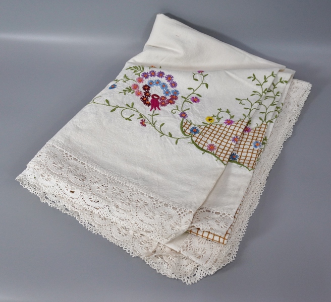 Bordsduk, med broderi