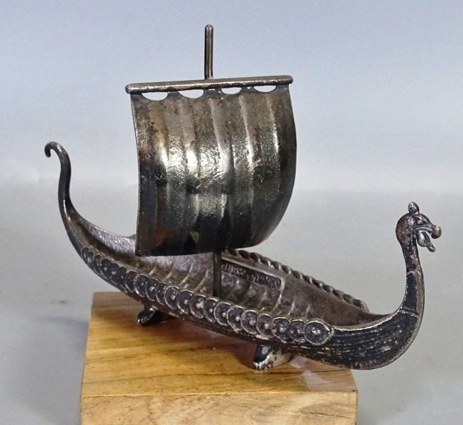 Skulptur, silver "Vikingaskepp" BEH, 1973