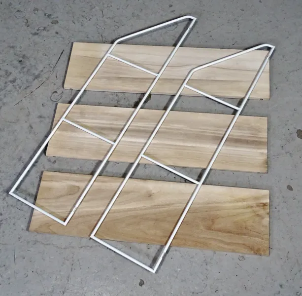 Vägghylla "Stringtyp" modern
