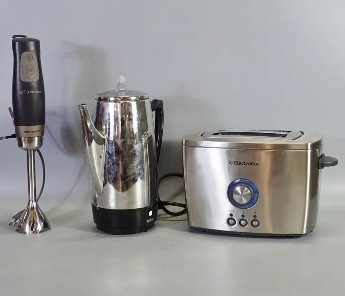 3 st. hushållsmaskiner, perkolator, brödrost samt stavmixer, Electrolux och Salton