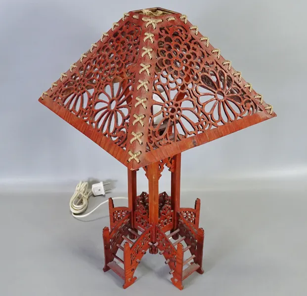 Bordslampa, orientalisk, Kina, 1900-talets andra hälft