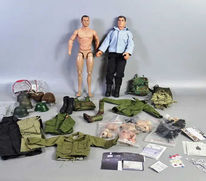 2 st Action-figurer, med tillbehör