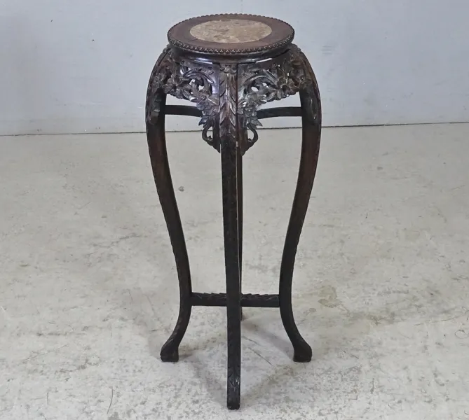 Piedestal, orientalisk stil, med stenskiva