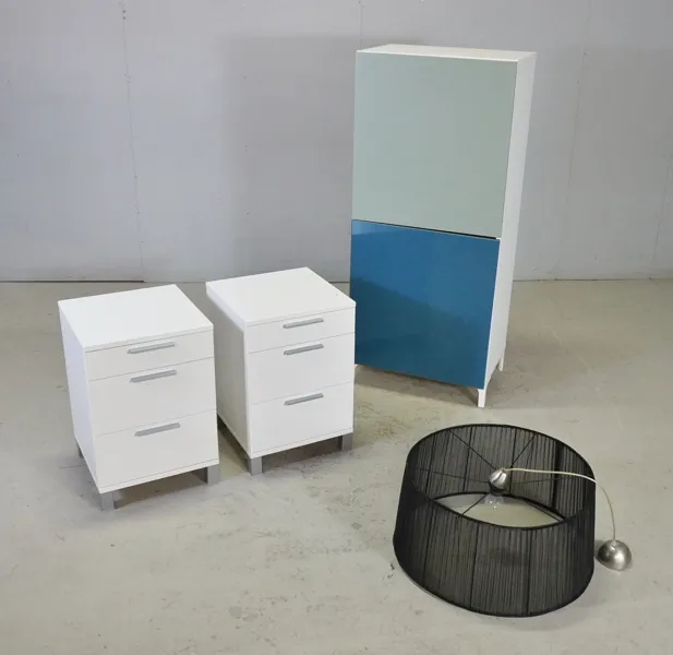 Skåp, 2 st sängbord samt taklampa, 2000-tal
