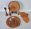 Parti skålar, brickor m.m., mestadels teak
