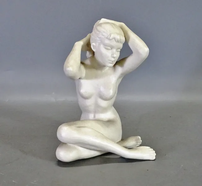 Figurin, "Sittande kvinna" Gerhard Skrobek, Goebel, Tyskland, 1960