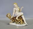 Figurin "Kvinna på leopard" Art Déco, Hutschenreuther, Tyskland, 1900-talets första hälft