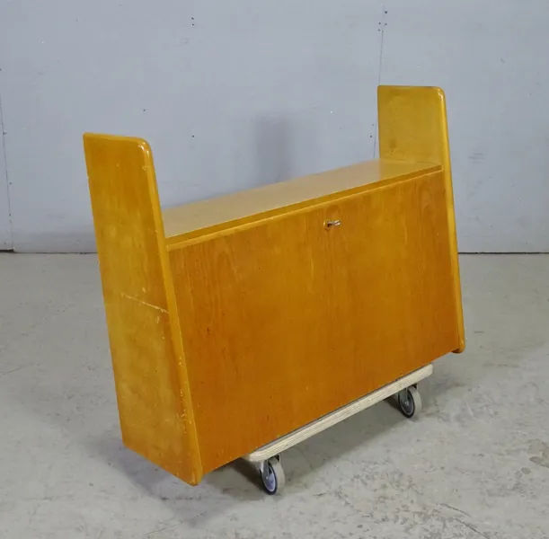 Vägghängt skrivbord, 1950-tal