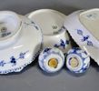 1 par ströare samt 2 skålar samt fat, Musselmalet, Royal Copenhagen, Danmark, 1900-tal
