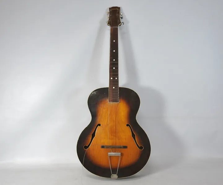 Akustisk orkestergitarr, Capella, 1900-tal