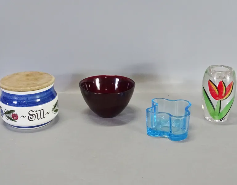 Parti diverse, sillburk, ljusstake samt skålar, Rörstrand, Kosta Boda, Orrefors och Iittala
