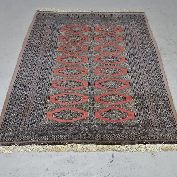 Handknuten matta, orientalisk