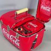 Kylbox 12V, med CD-spelare och radio "Coca-Cola" retrostil, USA, 1900-tal