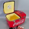 Kylbox 12V, med CD-spelare och radio "Coca-Cola" retrostil, USA, 1900-tal
