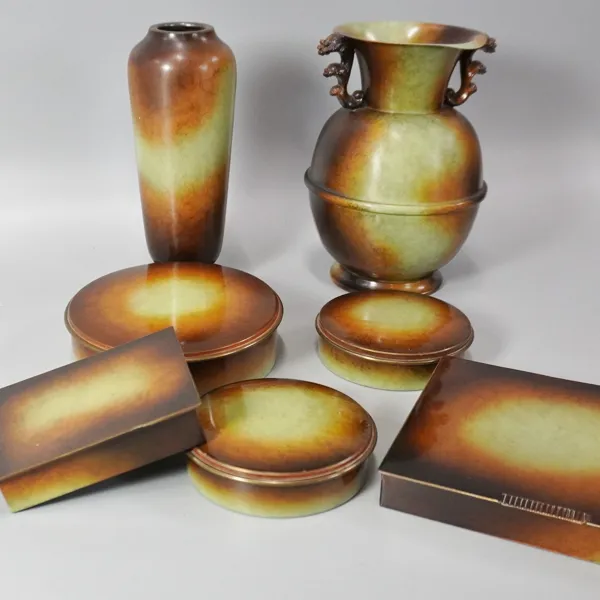 Vaser & askar, brons, 1900-tal