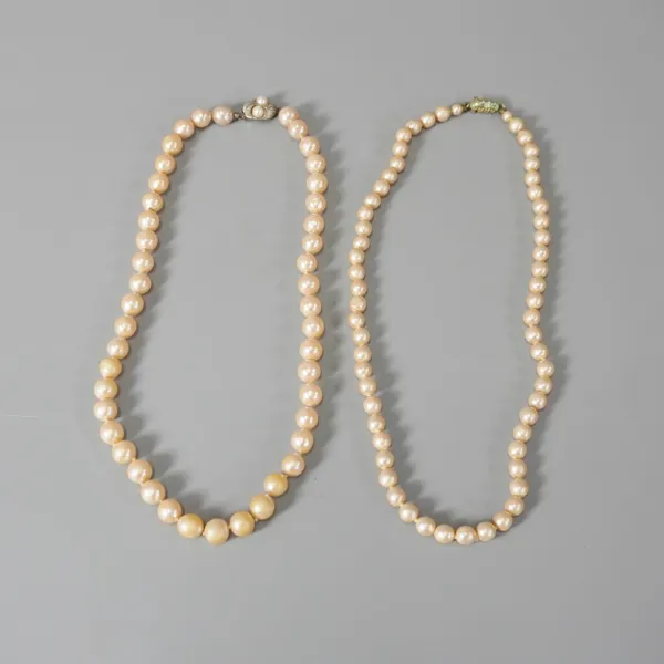 2 st pärlhalsband, 1900-tal