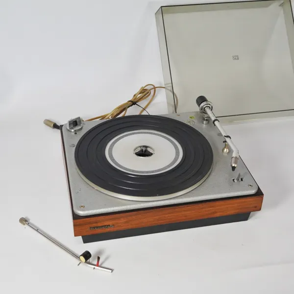Vinylspelare, His Masters Voice