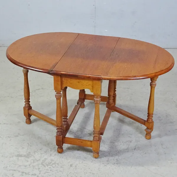 Sidobord, med klaff, 1900-tal