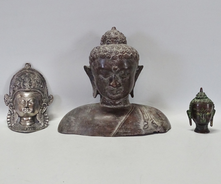 2 st. skulpturer samt relief Buddha 1900-tal