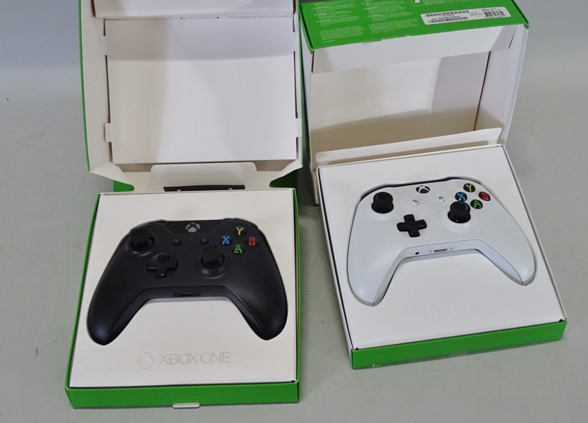 2 st. handkontroller för X-Box
