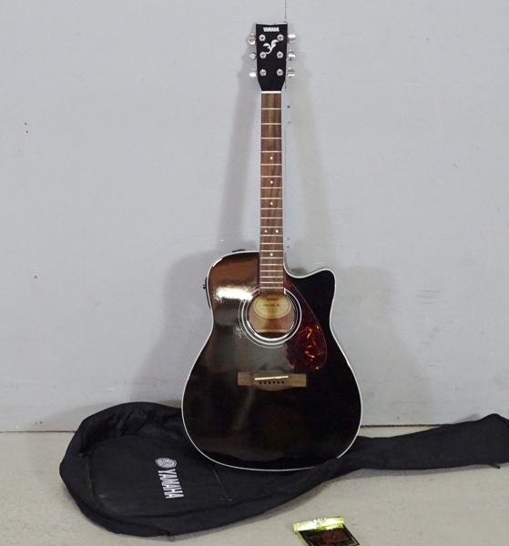 Akustisk gitarr, Yamaha, FX370C BL