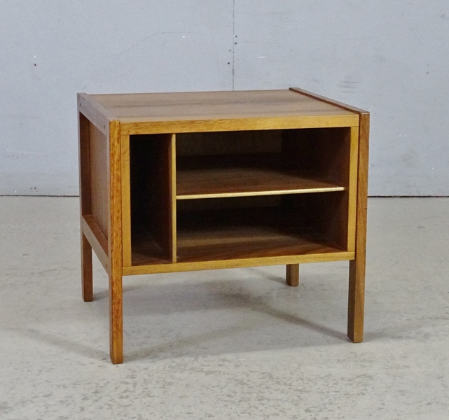 Låg förvaringsmöbel, teak, 1900-tal