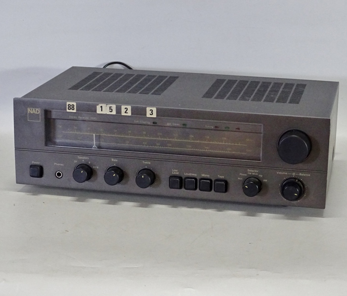 Receiver, NAD, modell 7020