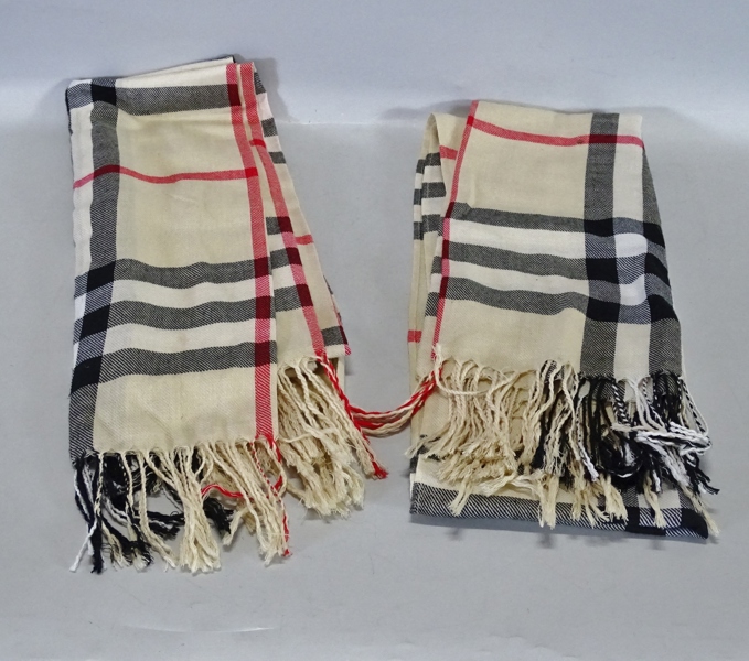 2 st, halsdukar, Burberry, London, England